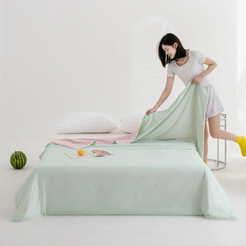 DecorBites™ Cool Fibre Summer Quilt: Soft, Breathable & Machine Washable Light Blanket