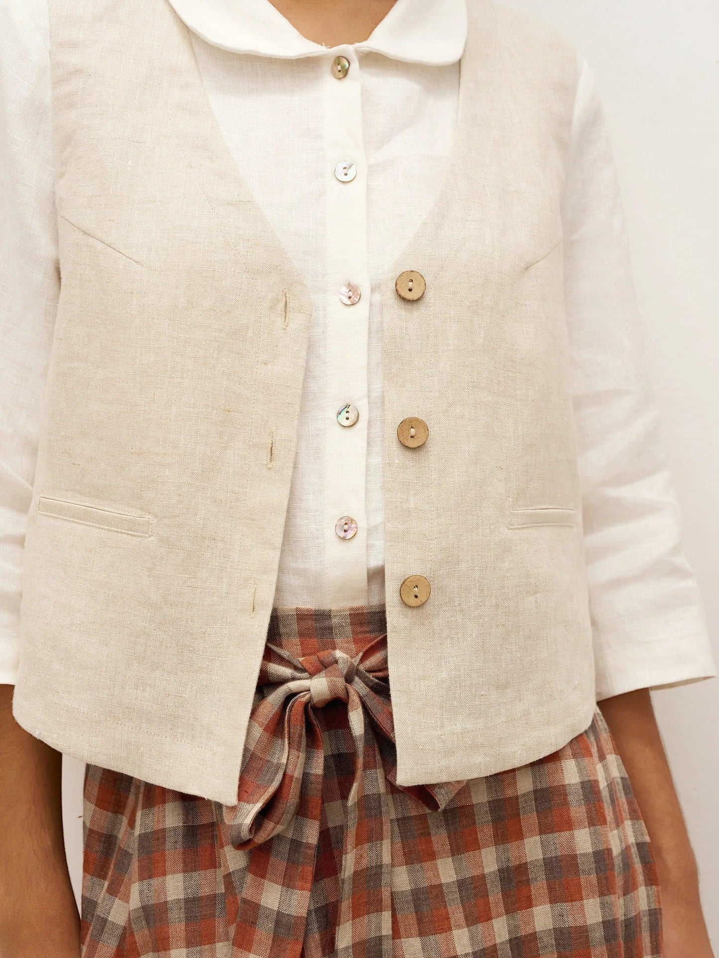 100% Linen V-Neck Buttoned Closure Vest DELIA