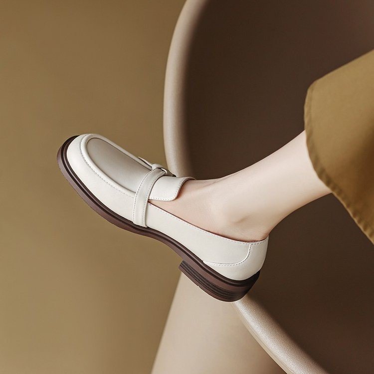 Women’s Round Toe Slip-On Casual Shoes – Low Heel Comfort
