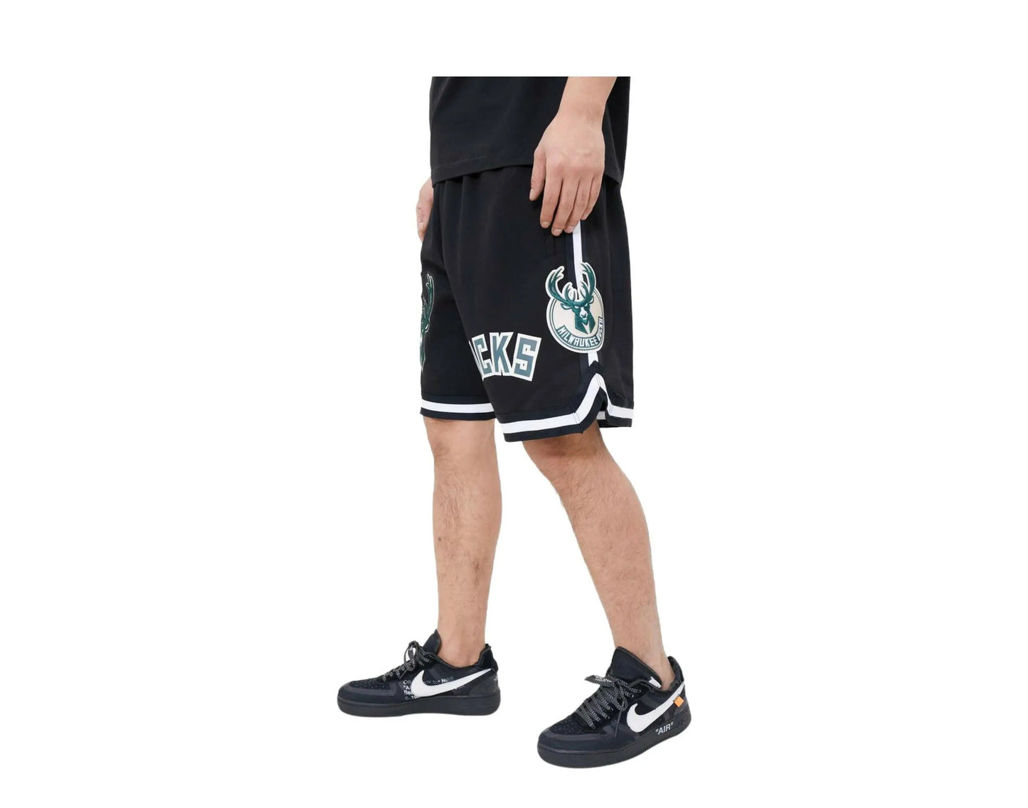 Pro Standard Milwaukee Bucks Classic Chenille Men Shorts Black