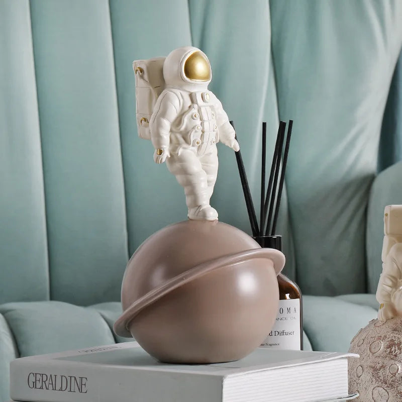 DecorBites™ Astronaut Phone Holder Cosmonaut Statue Space Man Sculpture Decor Figurine