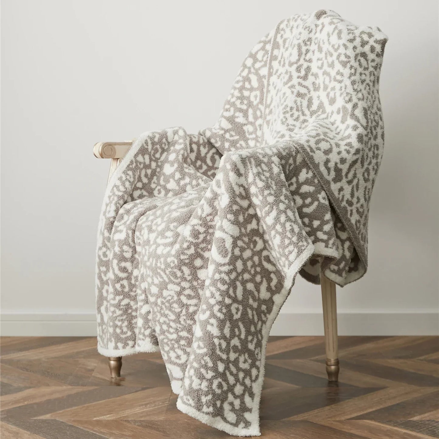 DecorBites™ Cozy Leopard Print Knitted Blanket - Winter Faux Fur Microfiber Throw