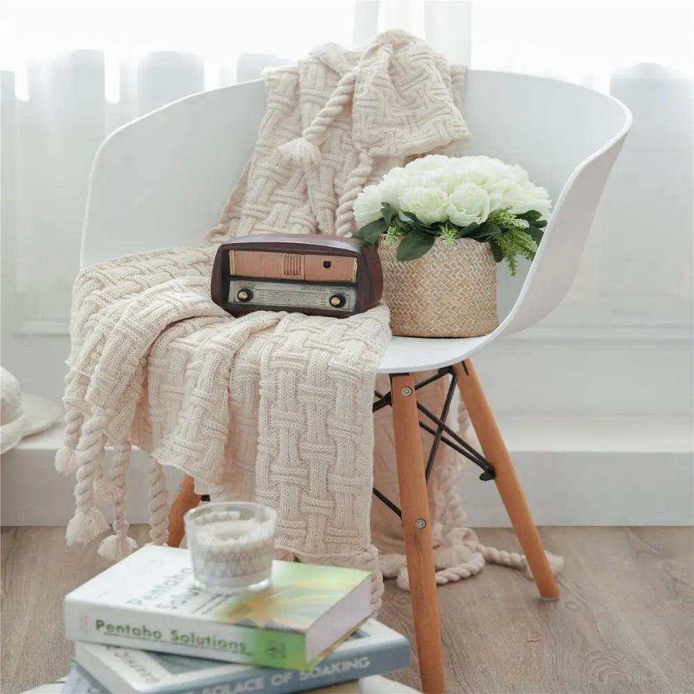DecorBites™ Cozy Fringed Plaid Throw Blanket - Soft Knitted Acrylic Sofa Blanket for Home Décor & Bedding