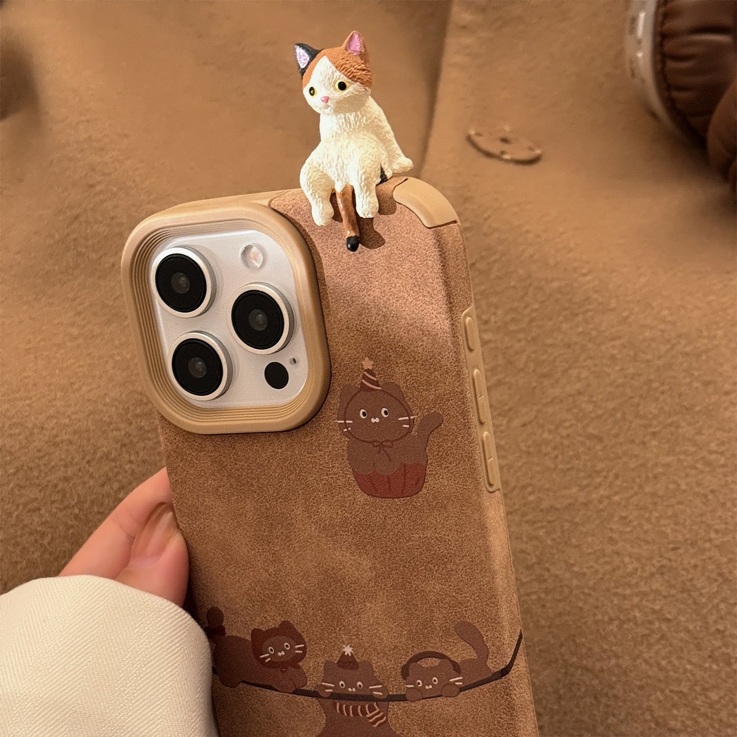 ins three-dimensional cat is suitable for iphone16 iPhone case 17pro max Apple 15 hairball rope 13 suede.