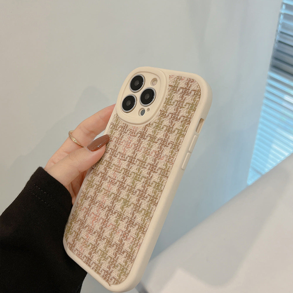 Retro 17promax Apple 16 mobile phone case iphone14 plaid 13pro set 8 suitable for 11 generation hair 12 flannel