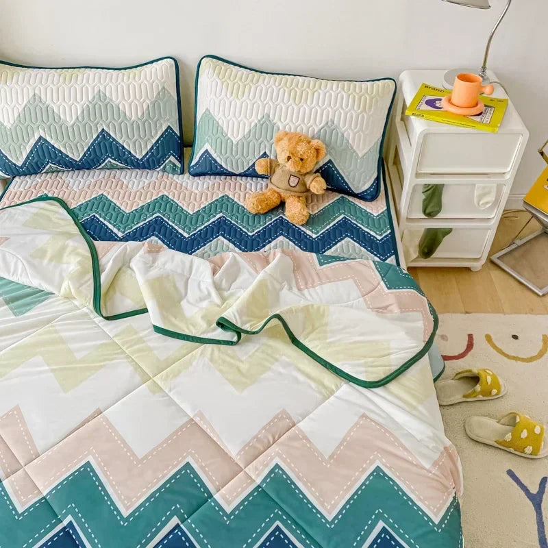 DecorBites™ Cool Feeling Silky Summer Comforter & Latex Fitted Sheet Set