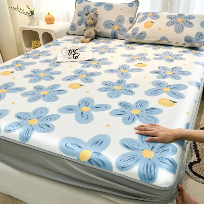 DecorBites™ Cooling Ice Silk Mattress - 3Pcs, High Quality, Simple Pattern, Anti-Wrinkles.