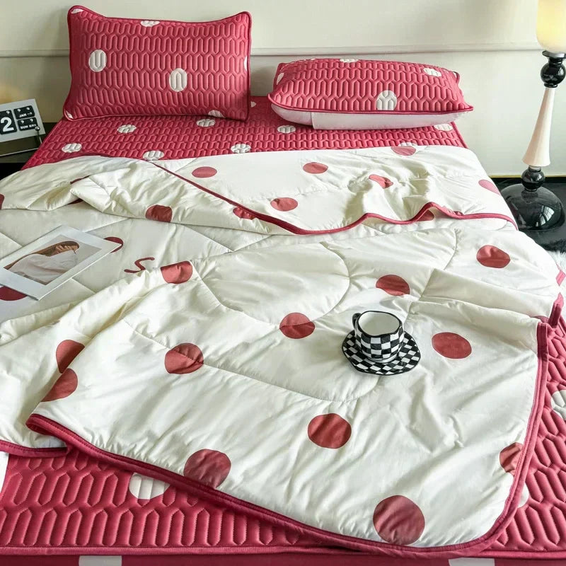 DecorBites™ Cool Feeling Silky Summer Comforter & Latex Fitted Sheet Set