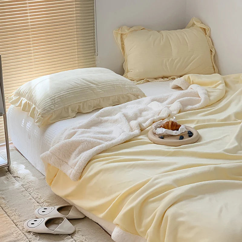 DecorBites™ Cozy Lamb Wool Blanket: High-Quality Warm Velvet Quilt for All Seasons.