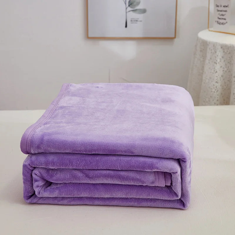 DecorBites™ Cozy Checkered Fleece Blanket for All Seasons