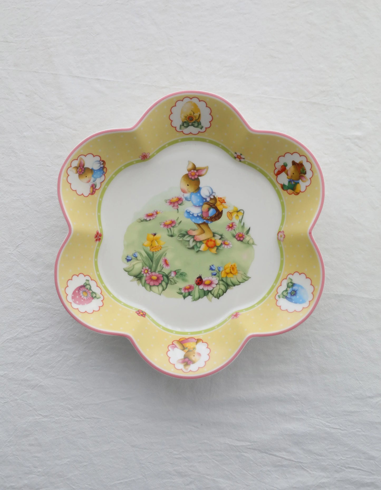 DecorBites™ Easter Tulip Dinnerware Set & Serving Pieces for Home Kitchen.