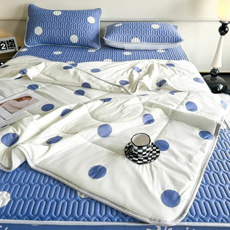DecorBites™ Cool Feeling Silky Summer Comforter & Latex Fitted Sheet Set