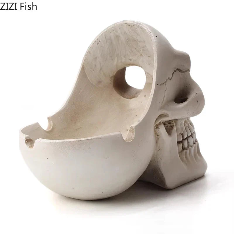 DecorBites™ Creative Skull Ashtray - Halloween Decor & Smoking Accessory, Portable & Windproof Resin Craft Gift