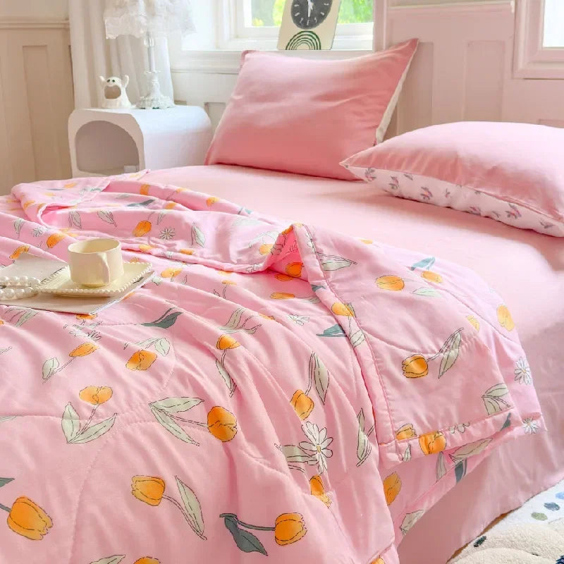 DecorBites™ Cartoon Bear Printed Summer Quilt Lightweight Soft Cooling Blanket