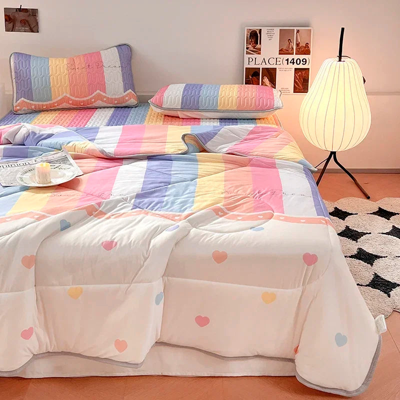 DecorBites™ Cool Feeling Silky Summer Comforter & Latex Fitted Sheet Set