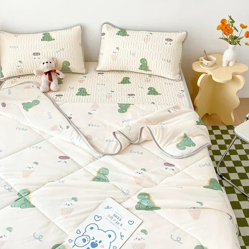 DecorBites™ Cool Feeling Silky Summer Comforter & Latex Fitted Sheet Set