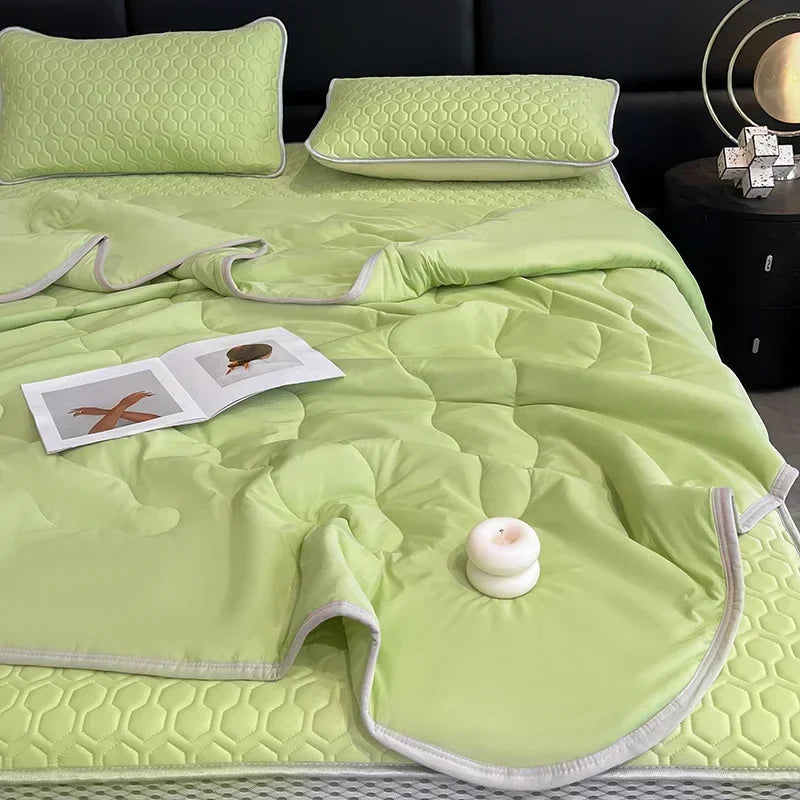 DecorBites™ Cool Summer Blanket Set with Latex Bed Mat - Lightweight Breathable Comforter Bedding