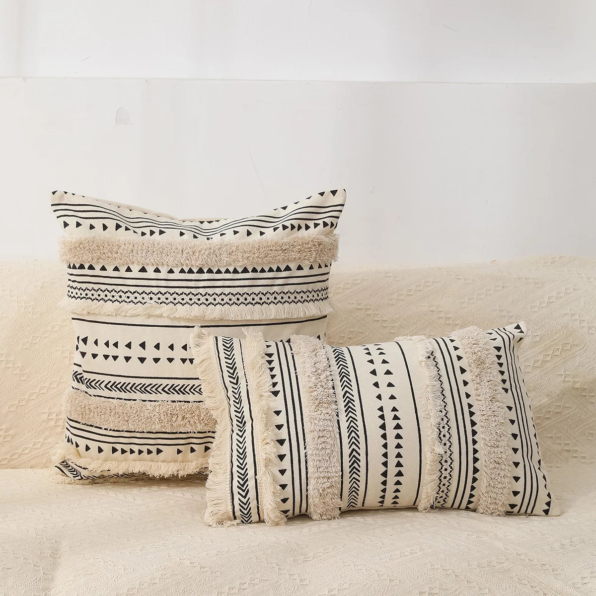 DecorBites™ Boho Tufted Fringed Black White Geometry Printed 45x45cm Pillowcase