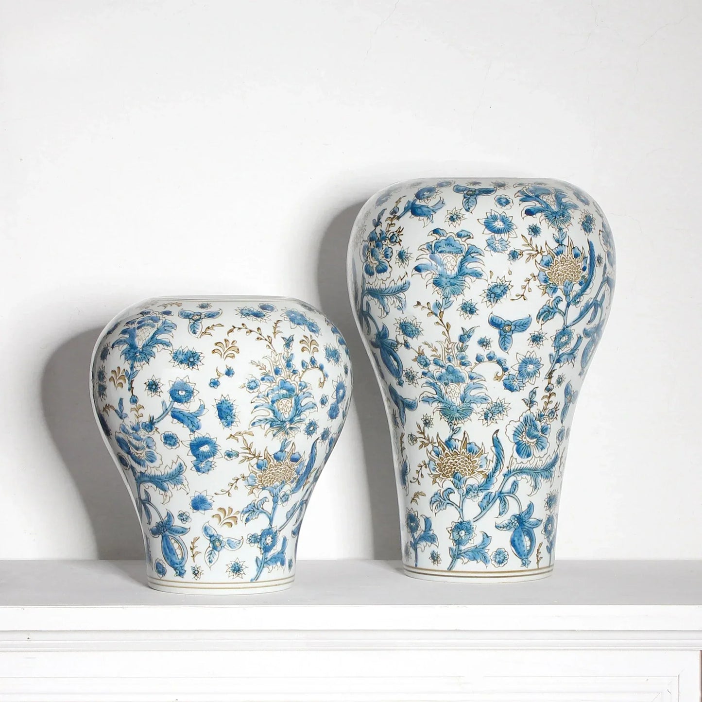 DecorBites™ Blue and White Porcelain Ceramic Vase Chinese Retro Style Home Decoration Flowerpot
