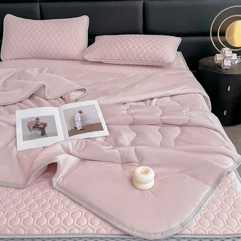 DecorBites™ Cool Summer Blanket Set with Latex Bed Mat - Lightweight Breathable Comforter Bedding