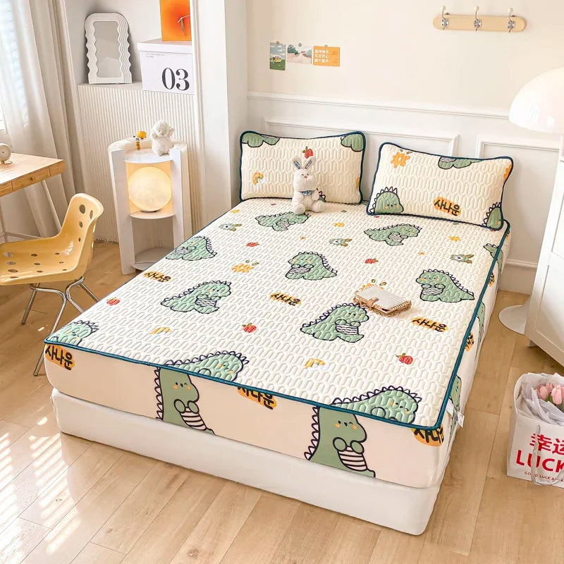DecorBites™ Cool Feeling Silky Summer Comforter & Latex Fitted Sheet Set