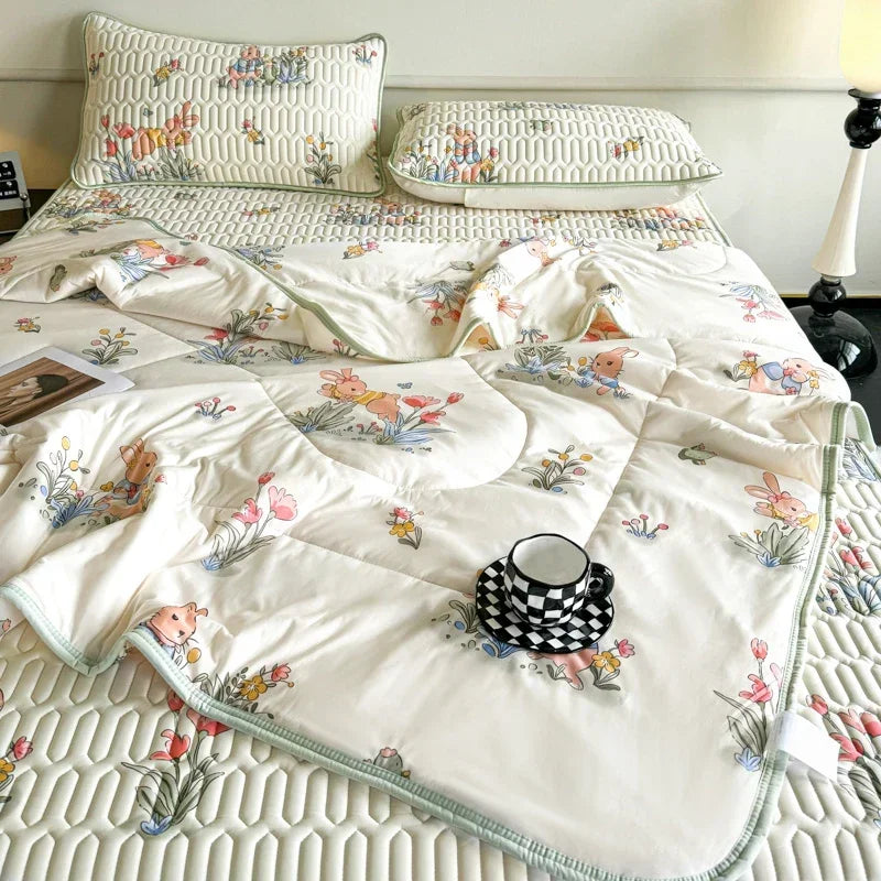 DecorBites™ Cool Feeling Silky Summer Comforter & Latex Fitted Sheet Set