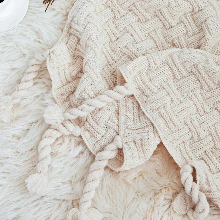 DecorBites™ Cozy Fringed Plaid Throw Blanket - Soft Knitted Acrylic Sofa Blanket for Home Décor & Bedding