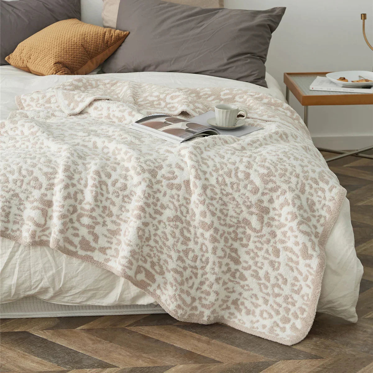 DecorBites™ Cozy Leopard Print Knitted Blanket - Winter Faux Fur Microfiber Throw
