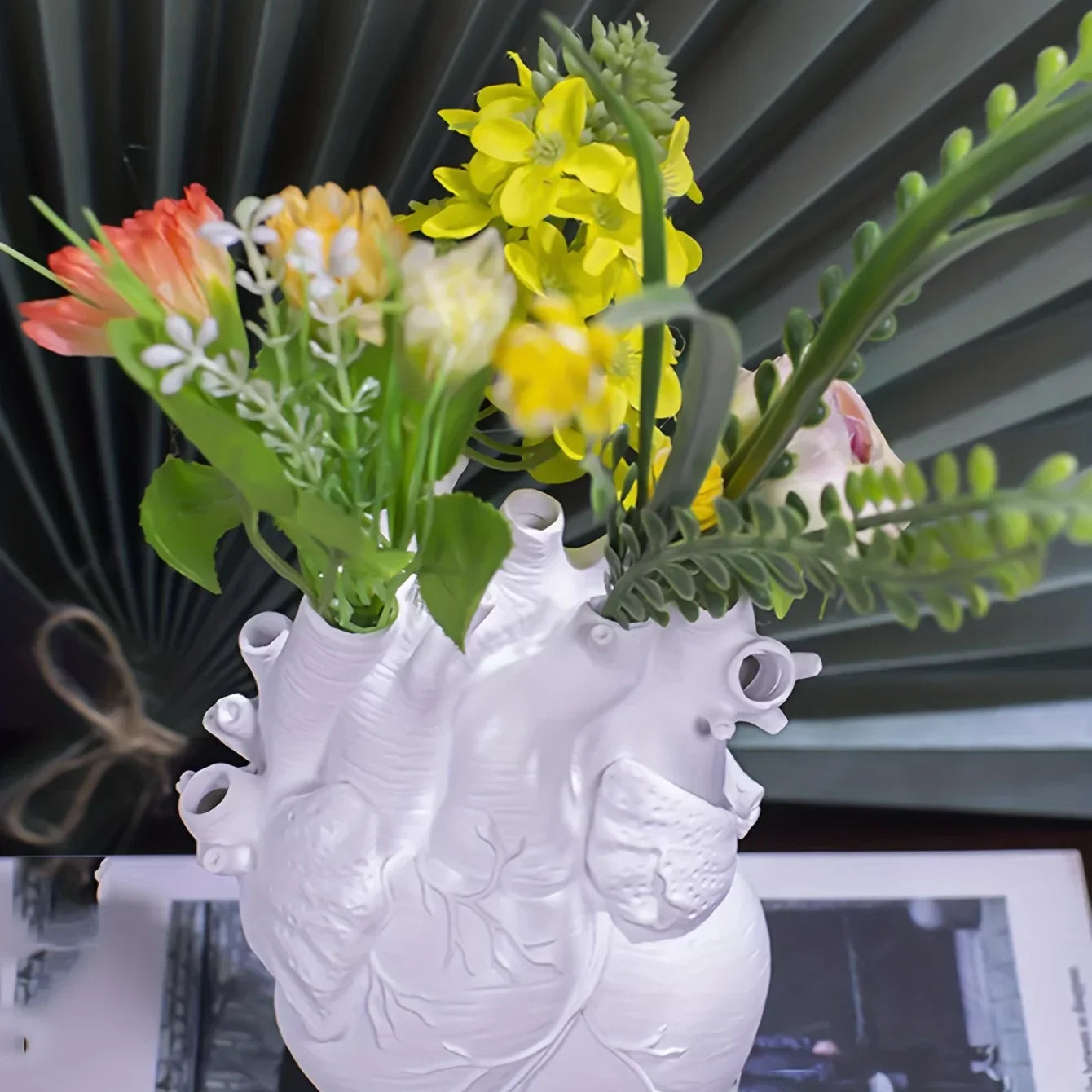 DecorBites™ Anatomical Heart Resin Vase - Glam Decor