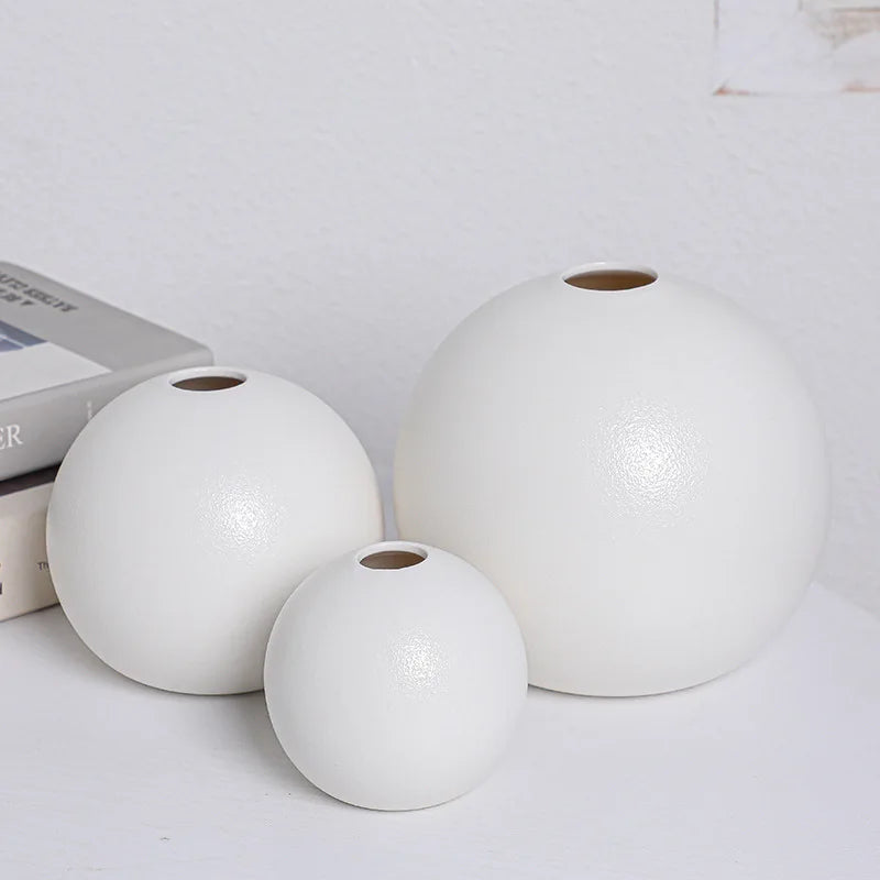 DecorBites™ Black & White Ceramic Round Vase