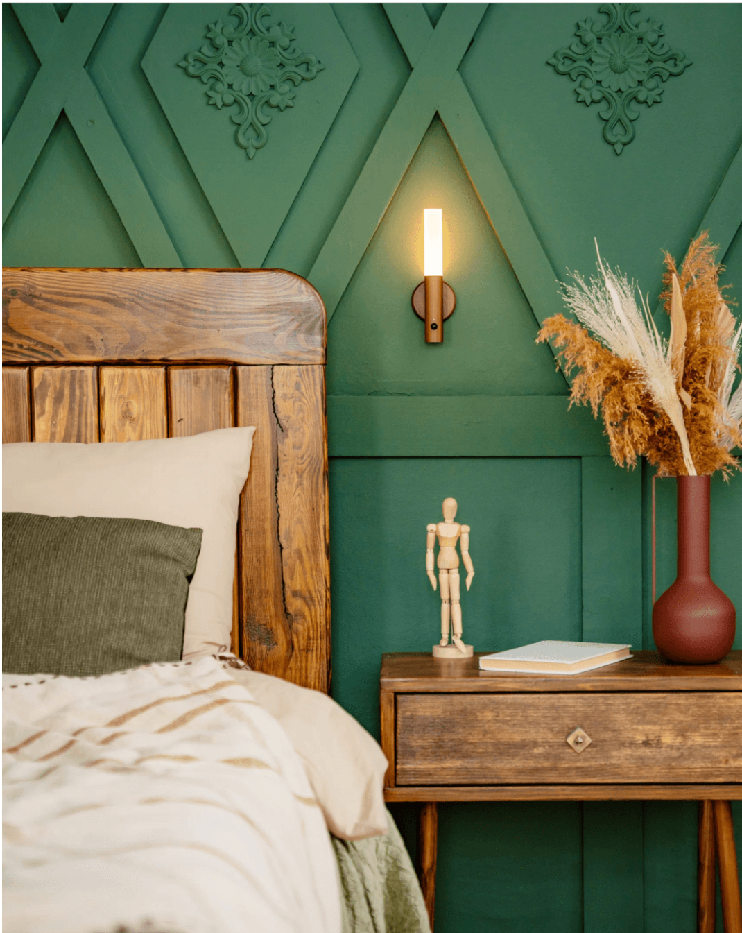 DecorBites™ Moroccan Rechargeable Battery Operated Wall Sconce