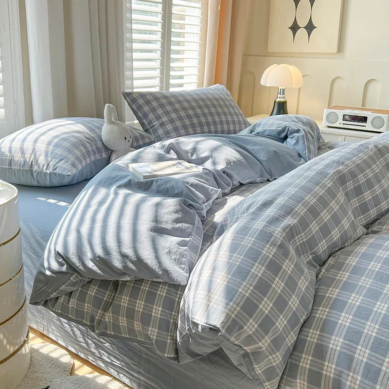 DecorBites™ Luxurious 2024 Grid Lattice Bedding Set