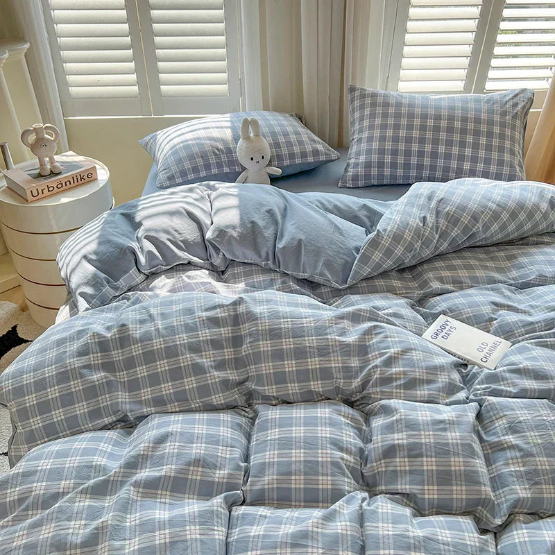 DecorBites™ Luxurious 2024 Grid Lattice Bedding Set