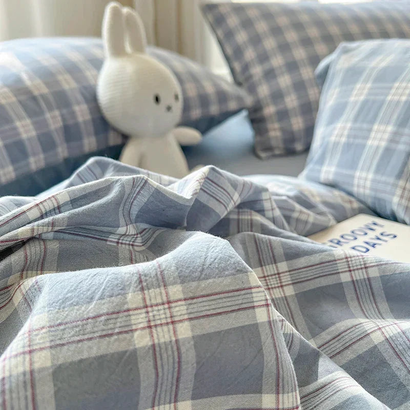 DecorBites™ Luxurious 2024 Grid Lattice Bedding Set