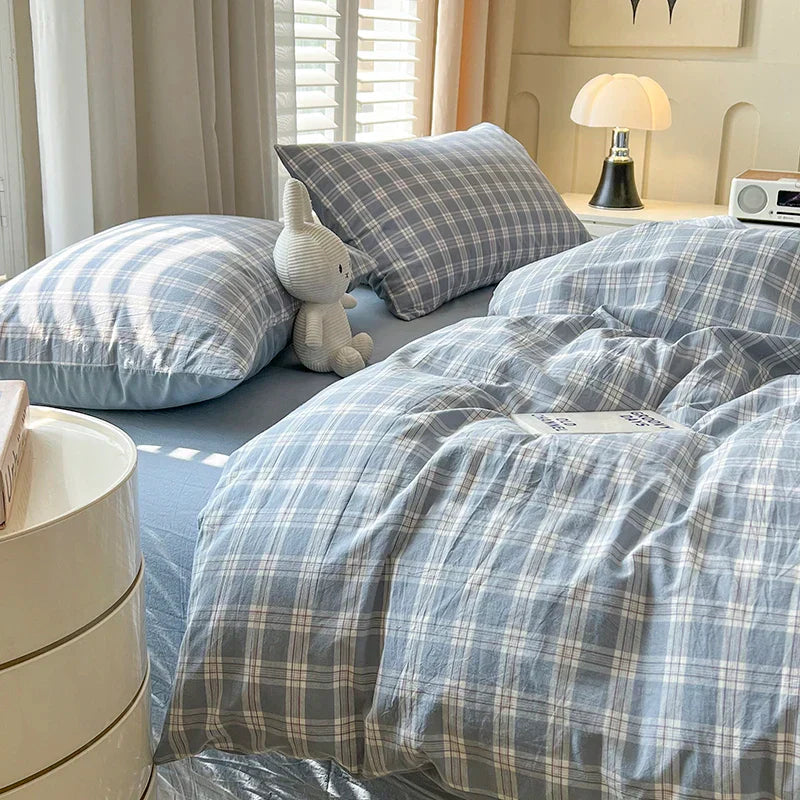 DecorBites™ Luxurious 2024 Grid Lattice Bedding Set