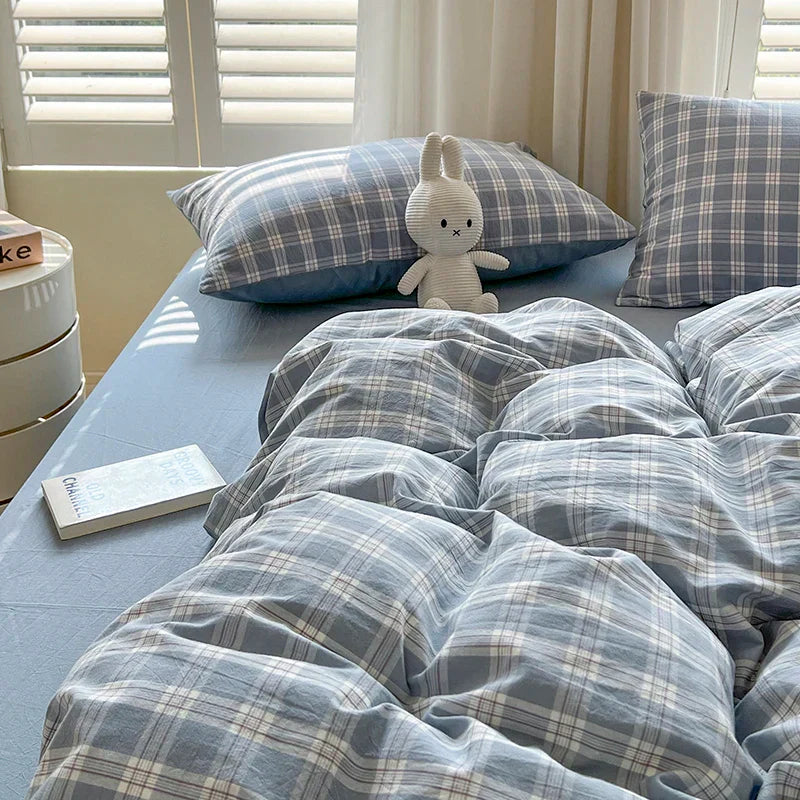 DecorBites™ Luxurious 2024 Grid Lattice Bedding Set
