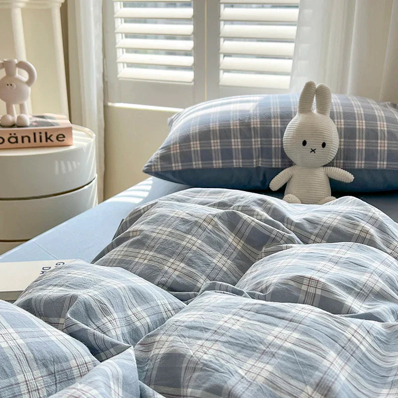 DecorBites™ Luxurious 2024 Grid Lattice Bedding Set