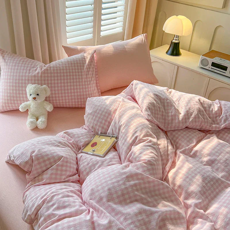 DecorBites™ Luxurious 2024 Grid Lattice Bedding Set