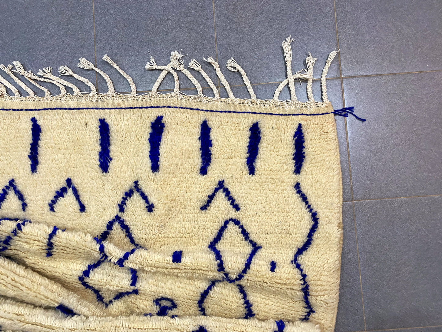 DecorBites™ Moroccan Handmade Azilal Rug 2.5m x 1.5m