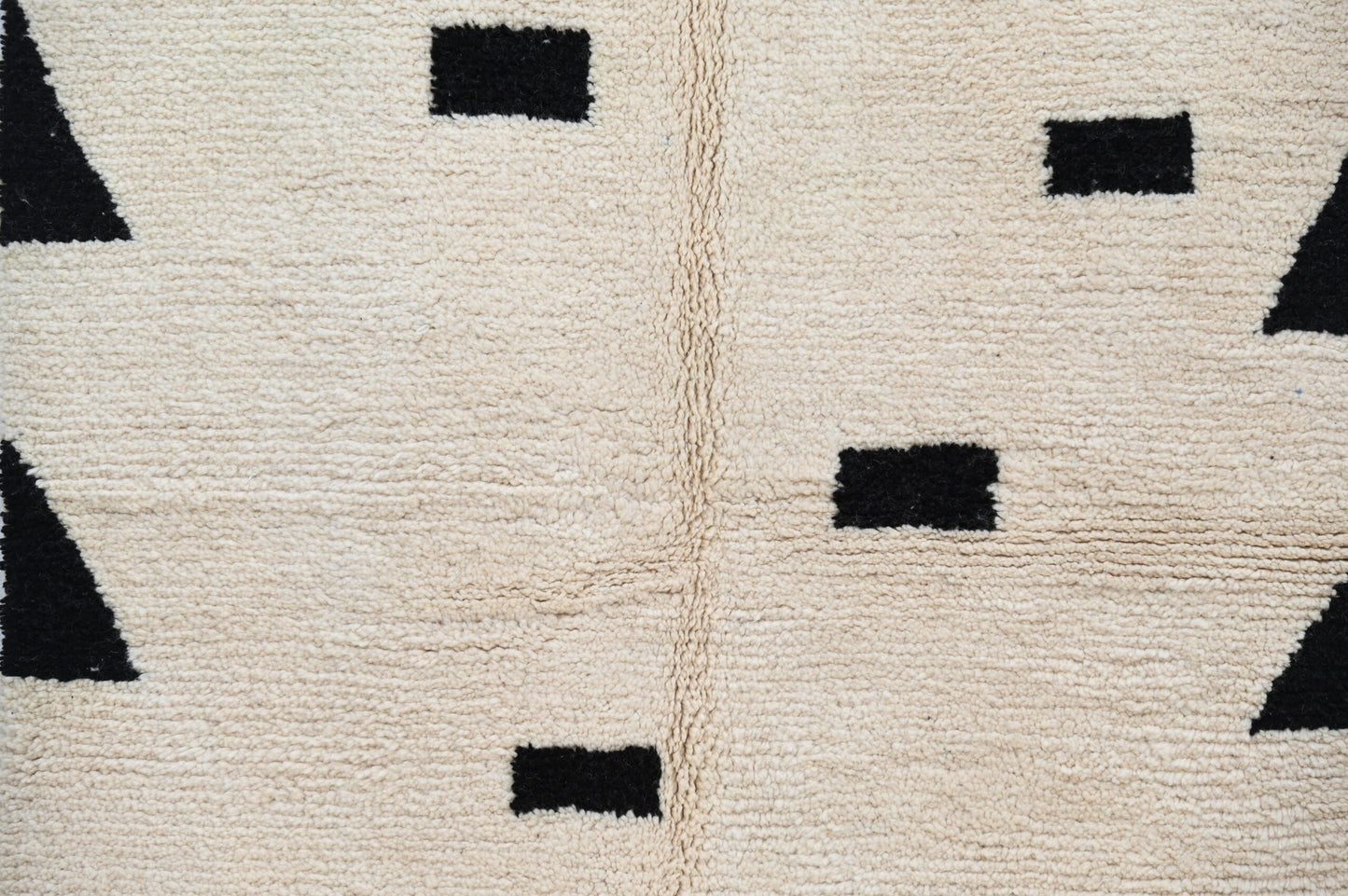 DecorBites™ Moroccan Handmade Traditional Azilal Rug 224 X 152 Cm