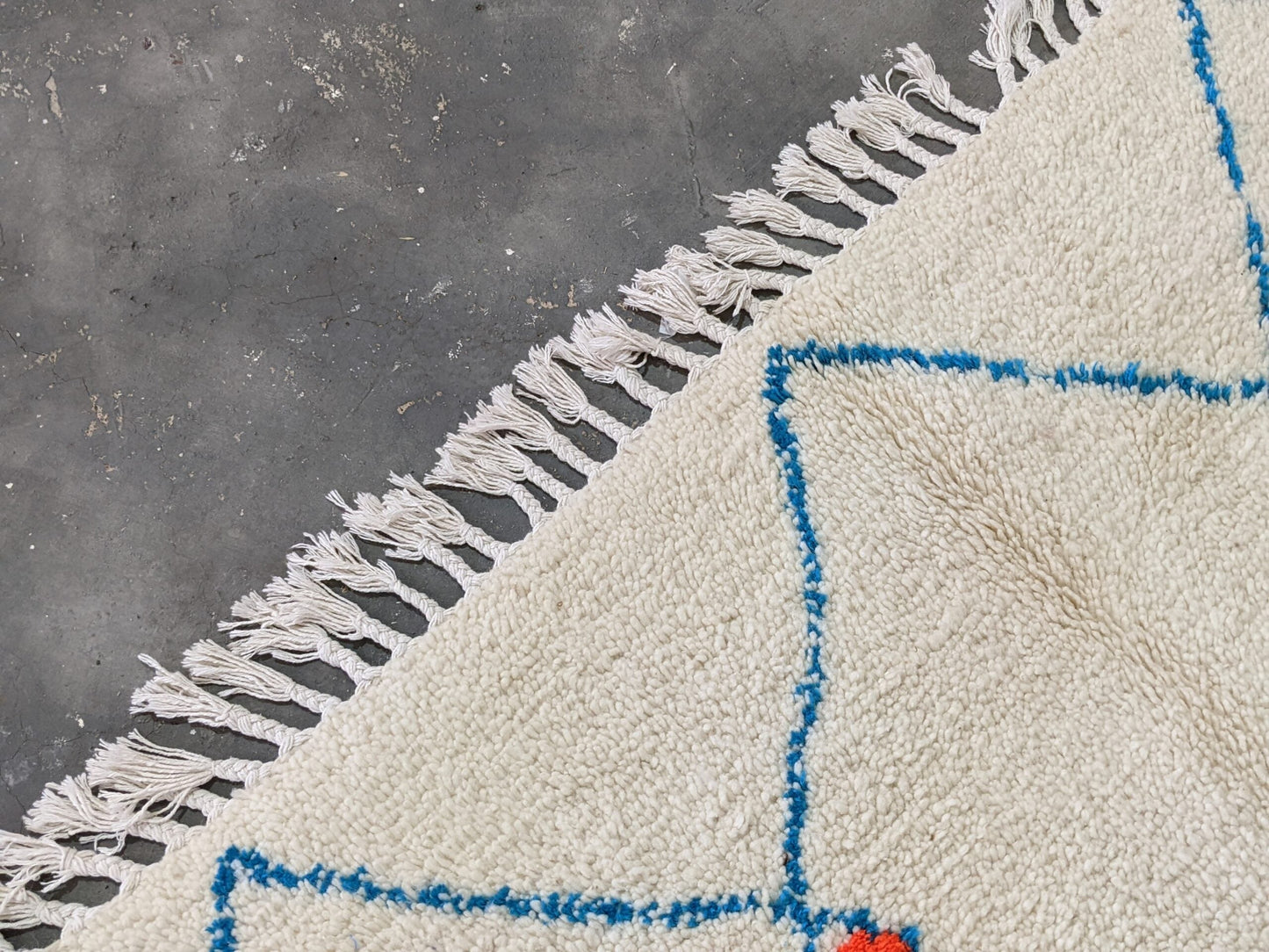 DecorBites™ Moroccan Handmade Traditional Azilal Rug 231 X 160 Cm.