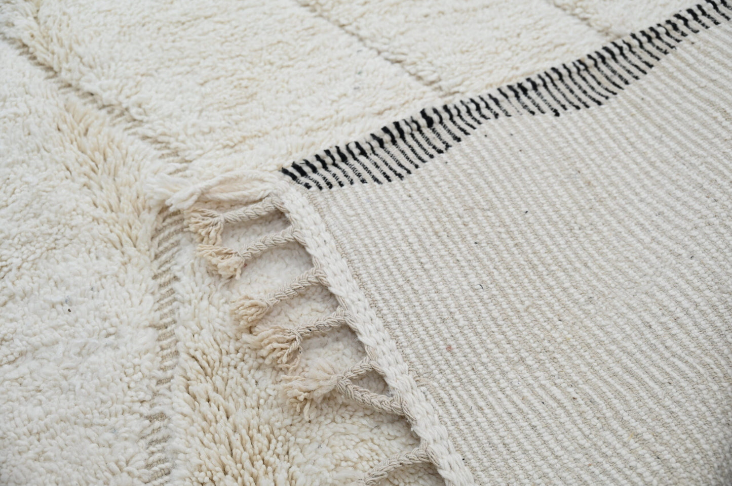 DecorBites™ Moroccan Handmade Traditional Beni Ouarain Rug 290 X 205 Cm