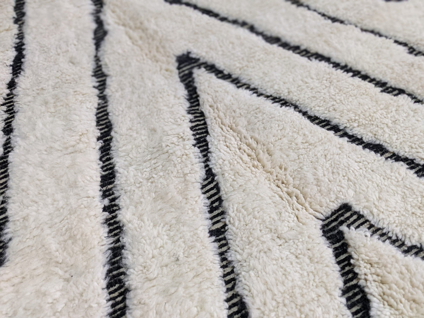 DecorBites™ Moroccan Handmade Traditional Beni Ouarain Rug 290 X 213 Cm