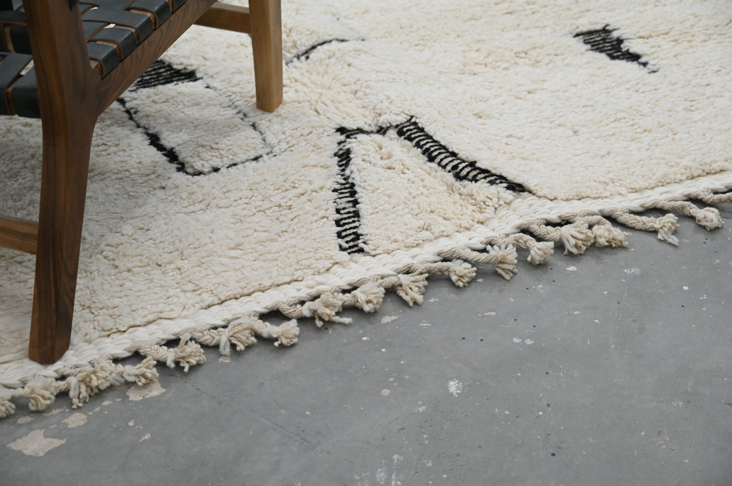 DecorBites™ Moroccan Handmade Traditional Beni Ouarain Rug 300 X 200 Cm