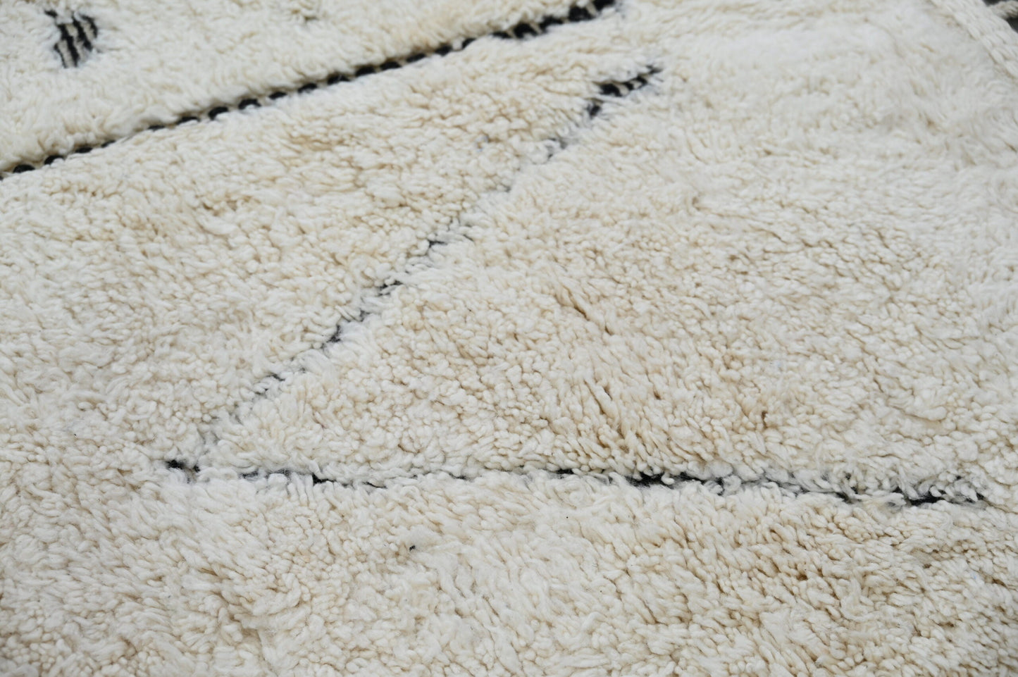 DecorBites™ Moroccan Handmade Traditional Beni Ouarain Rug 300 X 200 Cm