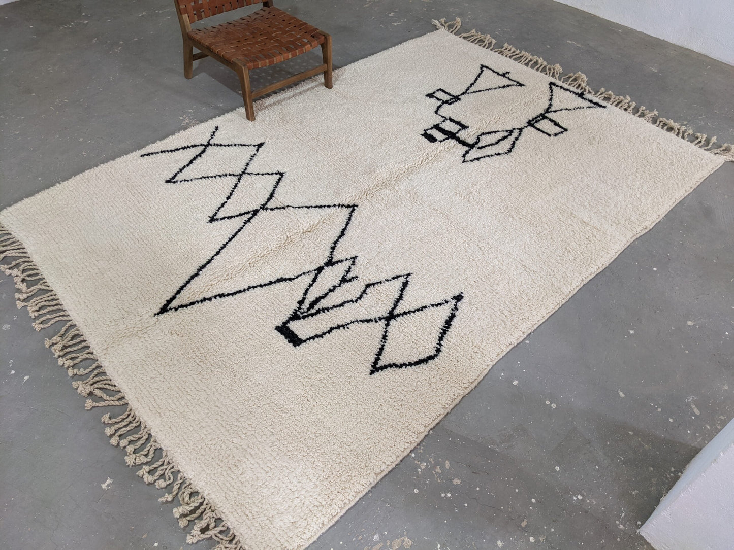 DecorBites™ Moroccan Handmade Traditional Beni Ouarain Rug 310 X 210 Cm