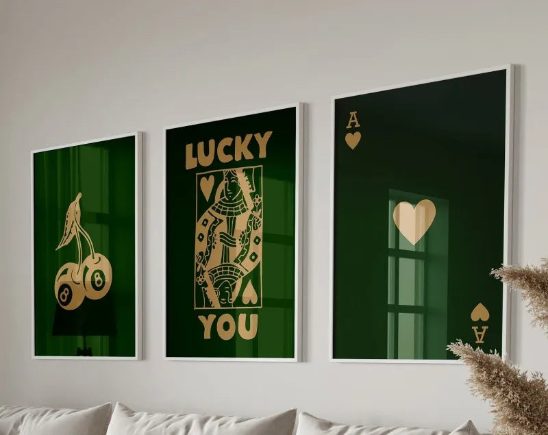 DecorBites™ Retro Wall Art Posters Set - Queen of Hearts