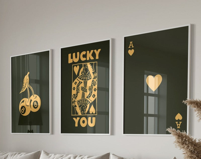 DecorBites™ Retro Wall Art Posters Set - Queen of Hearts