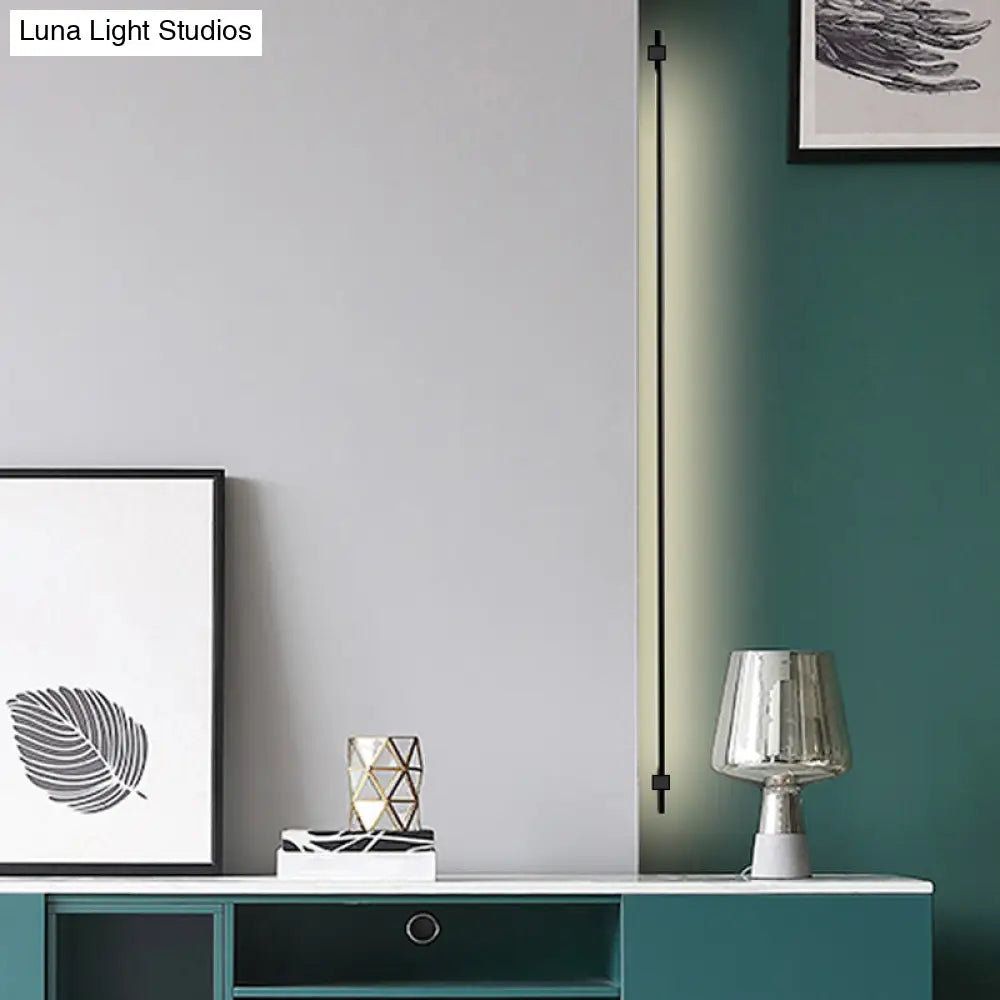 DecorBites™ Sleek Pole Shaped LED Wall Light for Living Room - Minimalist Metallic Wall Mounted Lighting